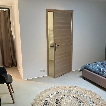 Chambre Avec Petit-Dejeuner En Provence Luberon La Tour-dʼAigues Exterior foto