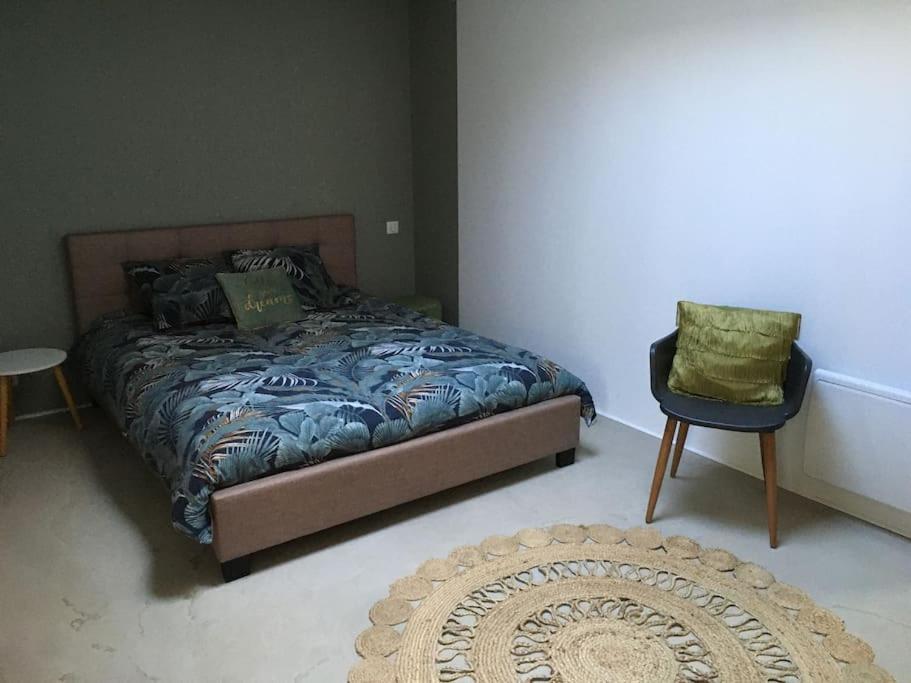 Chambre Avec Petit-Dejeuner En Provence Luberon La Tour-dʼAigues Exterior foto