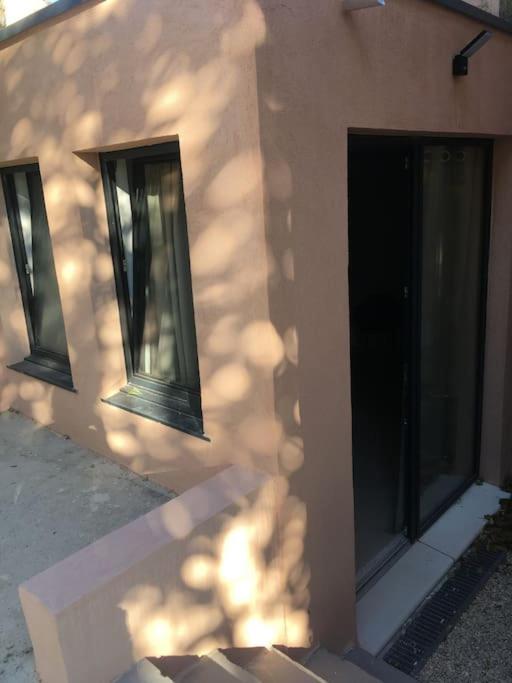 Chambre Avec Petit-Dejeuner En Provence Luberon La Tour-dʼAigues Exterior foto