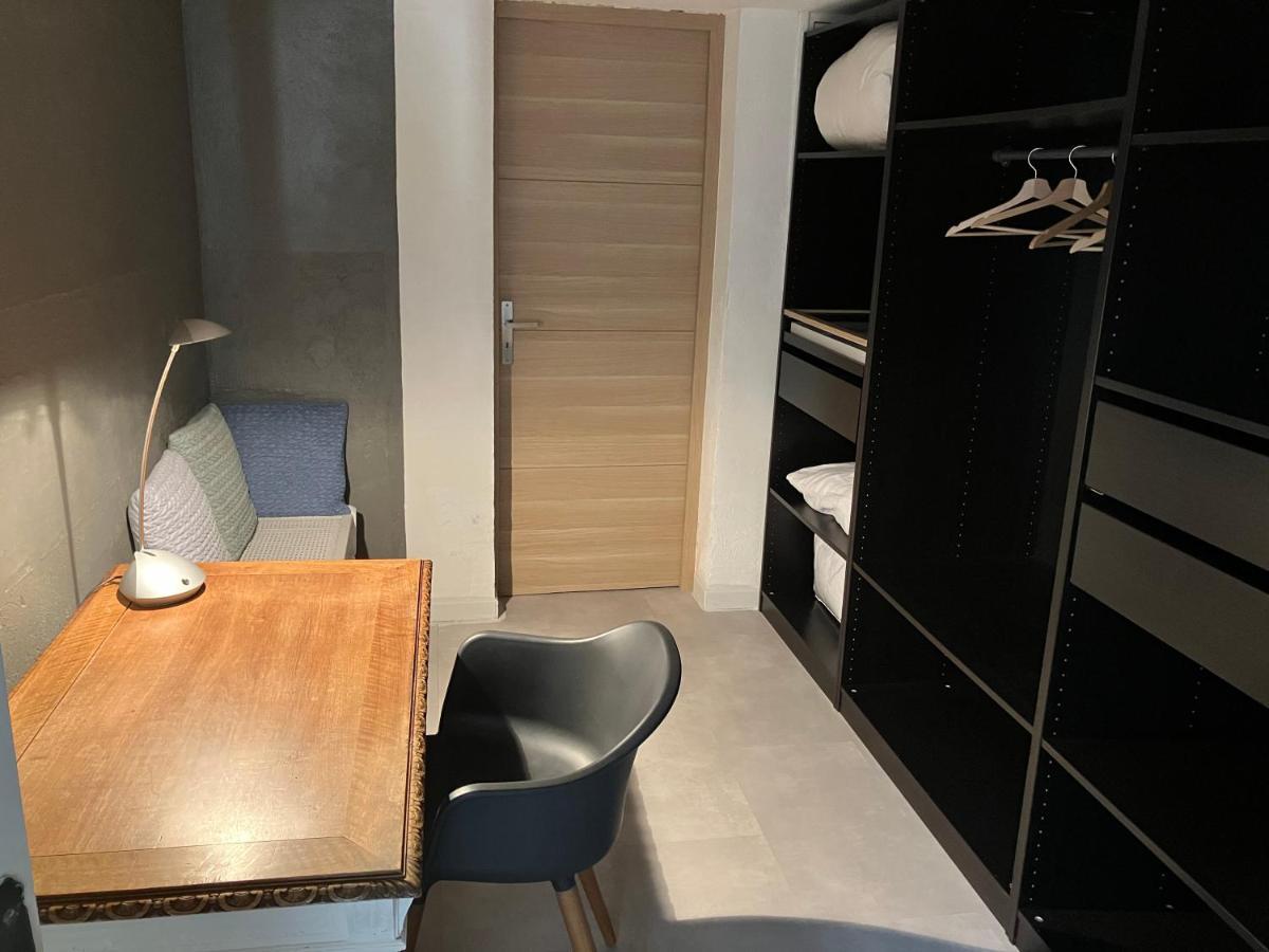 Chambre Avec Petit-Dejeuner En Provence Luberon La Tour-dʼAigues Exterior foto